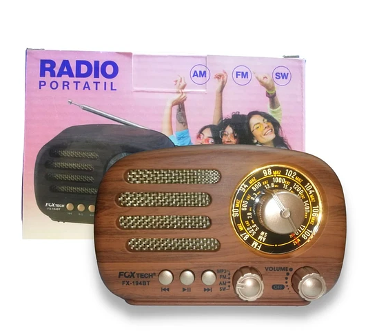 Radio Portatil AM y FM Con Entrada Para Auricular Philco — Game Stop